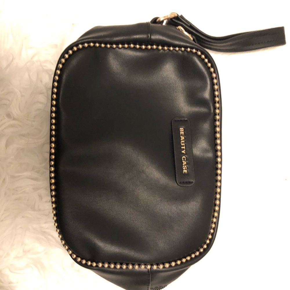 NWT makeup bag